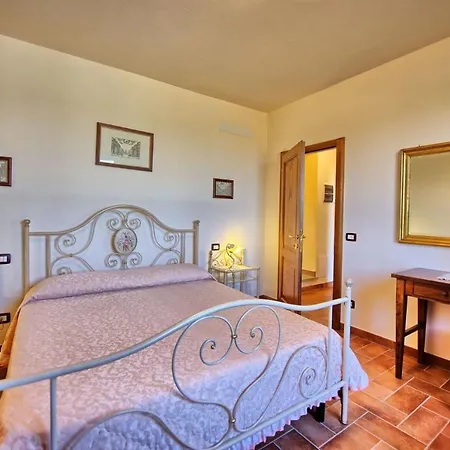 Pietraia Sleeps 6 Pool Air Con Wifi *