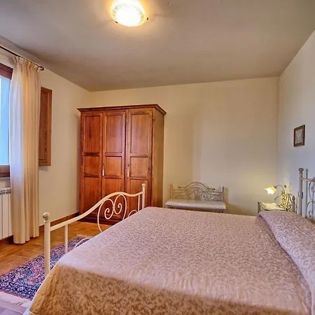 Pietraia Sleeps 6 Pool Air Con Wifi