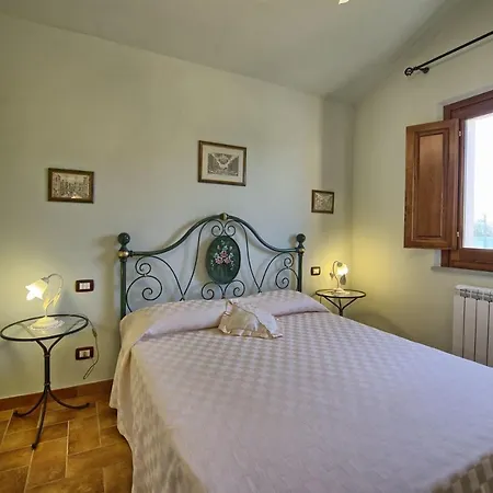 Villa Pietraia Sleeps 6 Pool Air Con Wifi